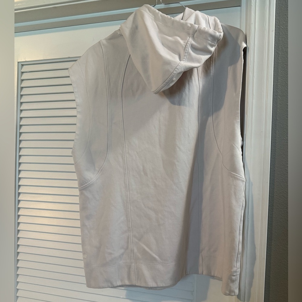 Athleta Cream Sleeveless Muscle Tee Hoodie - Picture 3 of 3